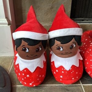 The Elf on Shelf Adult slippers